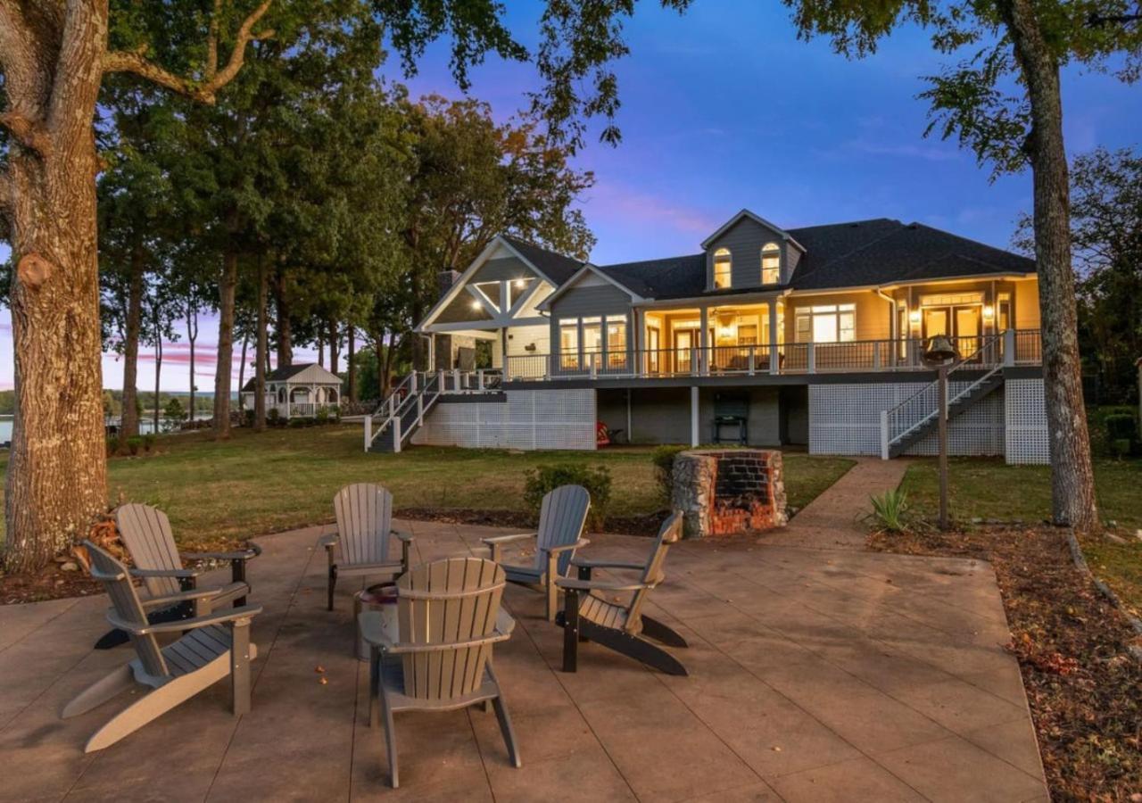 Rare Find Best Lot With Dock And Views On Lake Winchester ภายนอก รูปภาพ